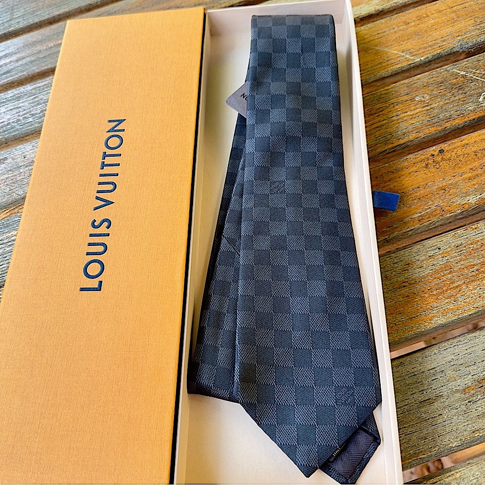 🎁LV HOLIDAY 26’🎁🔥🆕💯 RARE LOUIS VUITTON CLASSIQUE DAMIER DUEL MONOGRAM TIE🔥HOT🔥 - Picture 6 of 17